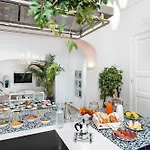 - Blu Villa